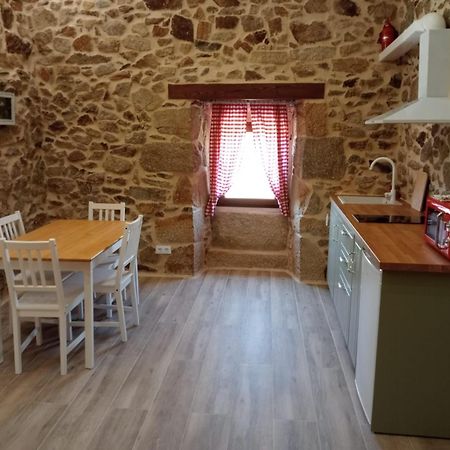 Apartamentos Muralla Sacra Sober Esterno foto
