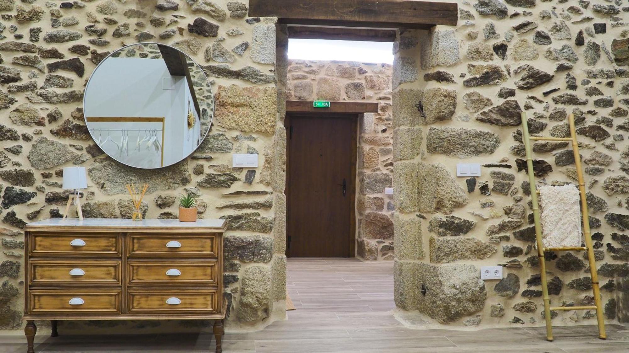 Apartamentos Muralla Sacra Sober Esterno foto