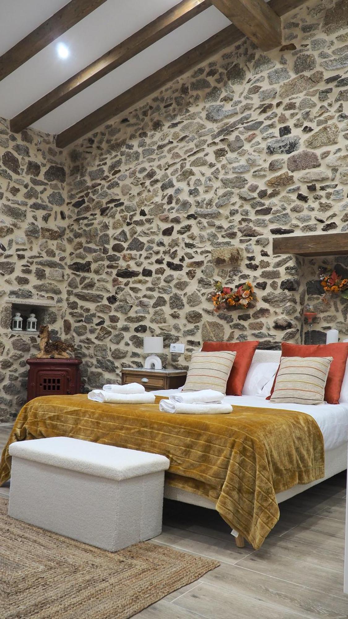 Apartamentos Muralla Sacra Sober Esterno foto