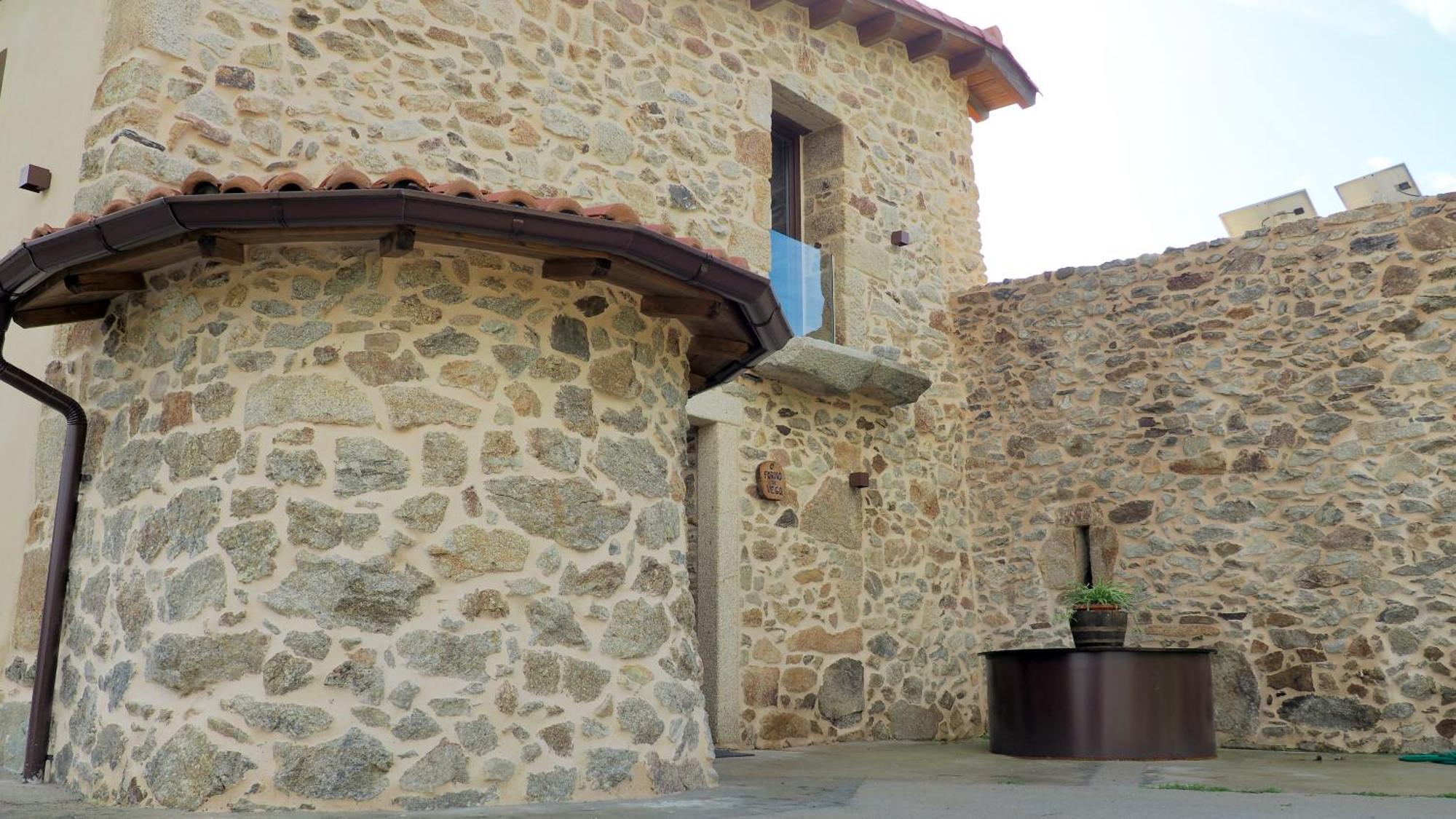 Apartamentos Muralla Sacra Sober Esterno foto