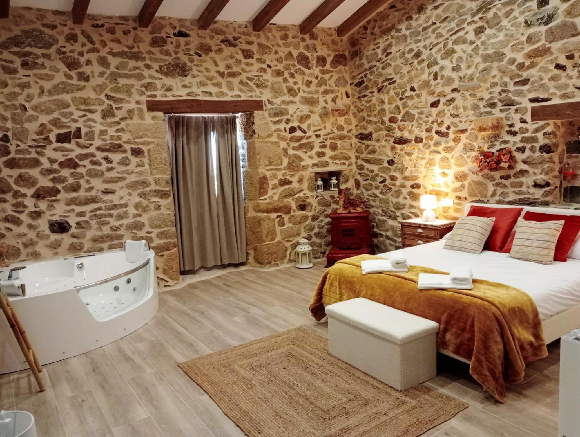 Apartamentos Muralla Sacra Sober Esterno foto