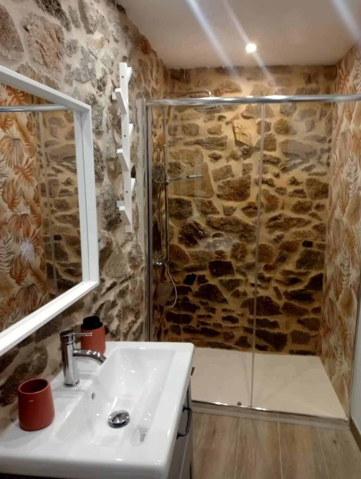 Apartamentos Muralla Sacra Sober Esterno foto