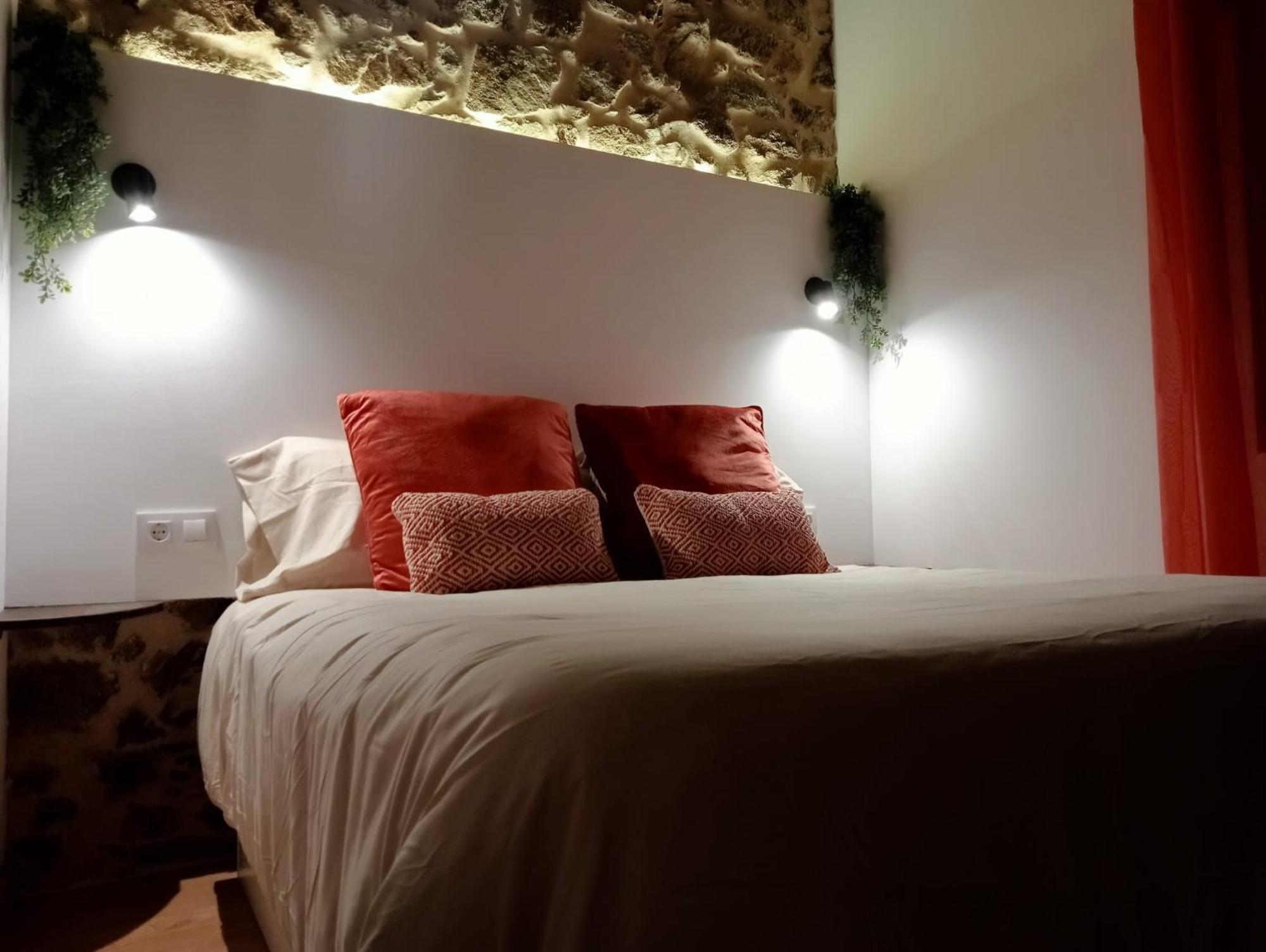 Apartamentos Muralla Sacra Sober Esterno foto